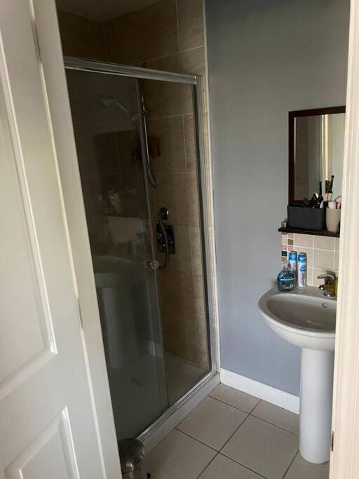 Villa Cheerful 4-Bed Townhouse In Centre Of Newcastle Newcastle  Esterno foto